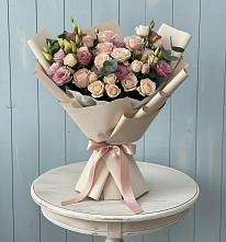 Букет цветов из:  Розы и Лизиантусы в Октябрьском Удмуртской республики