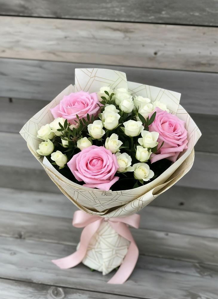 Букет цветов из: Розы в Октябрьском Удмуртской республики