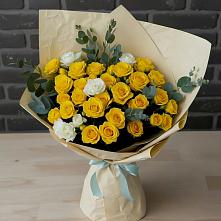 Букет цветов из:  Розы в Октябрьском Удмуртской республики