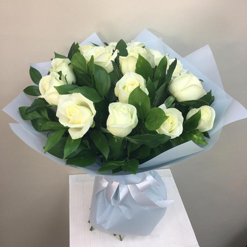 Букет 15 Белых роз Проуд в Октябрьском Удмуртской республики