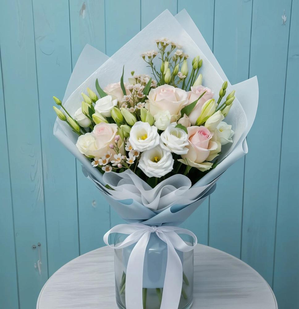 Букет цветов из: Розы и Лизиантусы в Октябрьском Удмуртской республики