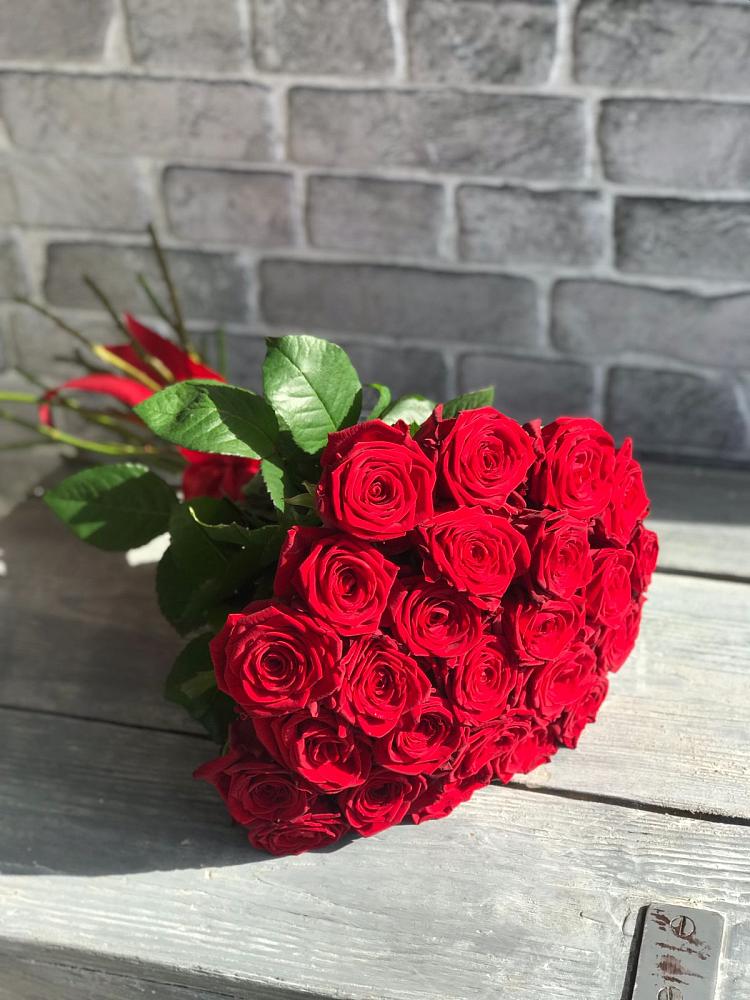 Букет Красные розы Фридом в Октябрьском Удмуртской республики