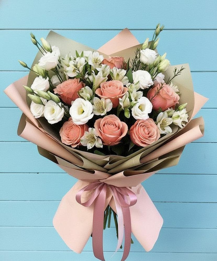 Букет цветов из: Розы, Альстромерии и Лизиантусы в Октябрьском Удмуртской республики