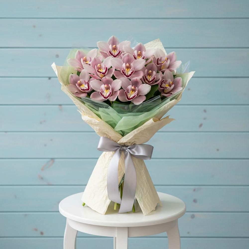 Букет цветов из: Орхидеи и Розы в Октябрьском Удмуртской республики