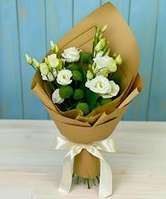 Букет цветов из:  Хризантемы и Лизиантусы в Октябрьском Удмуртской республики