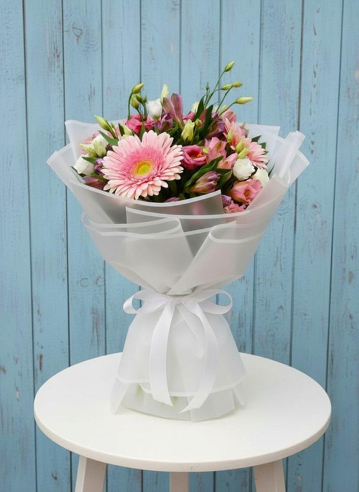 Букет цветов из: Герберы, Альстромерии и Лизиантусы в Октябрьском Удмуртской республики