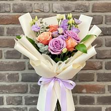 Букет цветов из:  Лизиантусы и Розы #REPLACE_PRED# Октябрьском Удмуртской республики