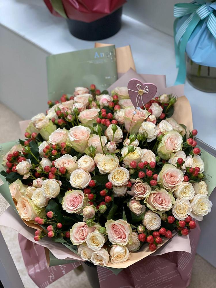 Букет цветов из: Розы в Октябрьском Удмуртской республики