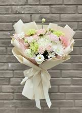 Букет цветов из:  Гвоздики, Розы, Лизиантусы и Хризантемы в Октябрьском Удмуртской республики