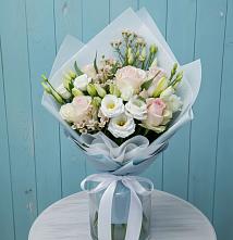 Букет цветов из:  Розы и Лизиантусы в Октябрьском Удмуртской республики