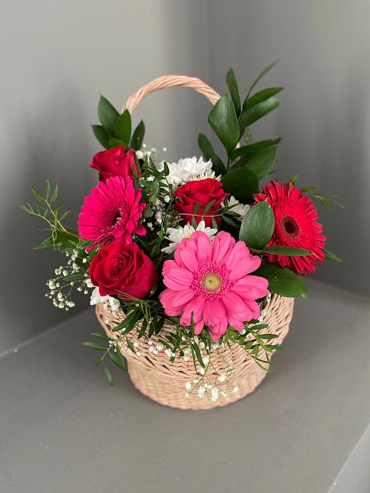 Цветочная композиция из Розы, Хризантемы и Герберы в корзине в Октябрьском Удмуртской республики