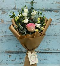 Букет цветов из:  Розы и Лизиантусы в Октябрьском Удмуртской республики