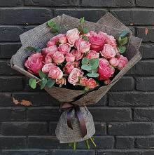 Букет цветов из:  Розы в Октябрьском Удмуртской республики