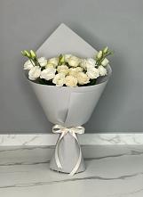 Букет цветов из:  Розы и Лизиантусы в Октябрьском Удмуртской республики